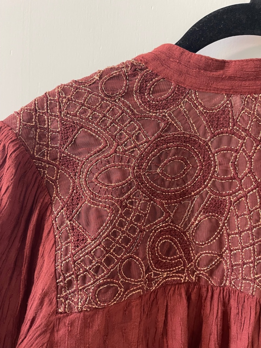 Free People Women's Canyon Rose Metallic Embroidered Hi Low Blouse XS - Picture 8 of 9